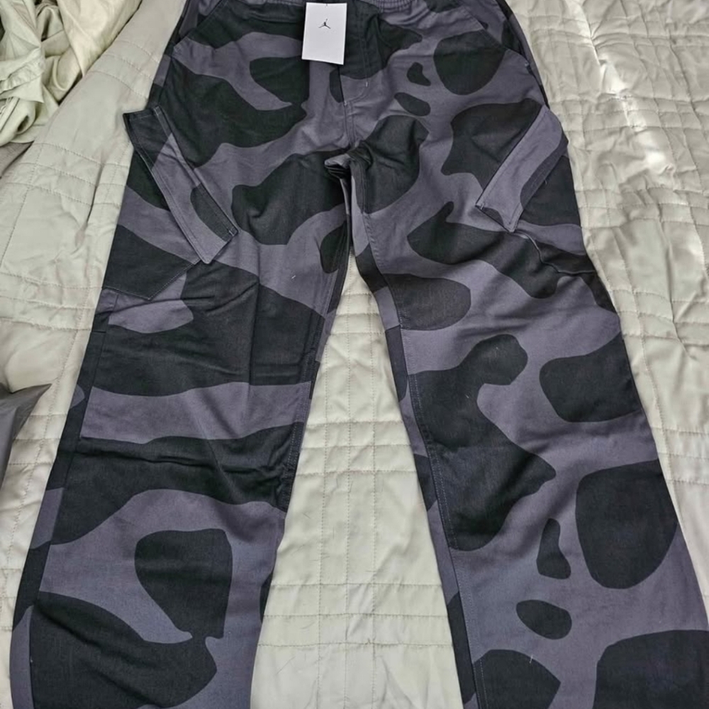 Jordan ESSENTIAL Chicago pants nwt in bag Size medium or xlg